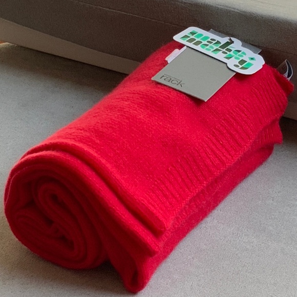 NORDSTROM RACK 100% CASHMERE Scarf In Scarlet Red OS NWT - Picture 11 of 15